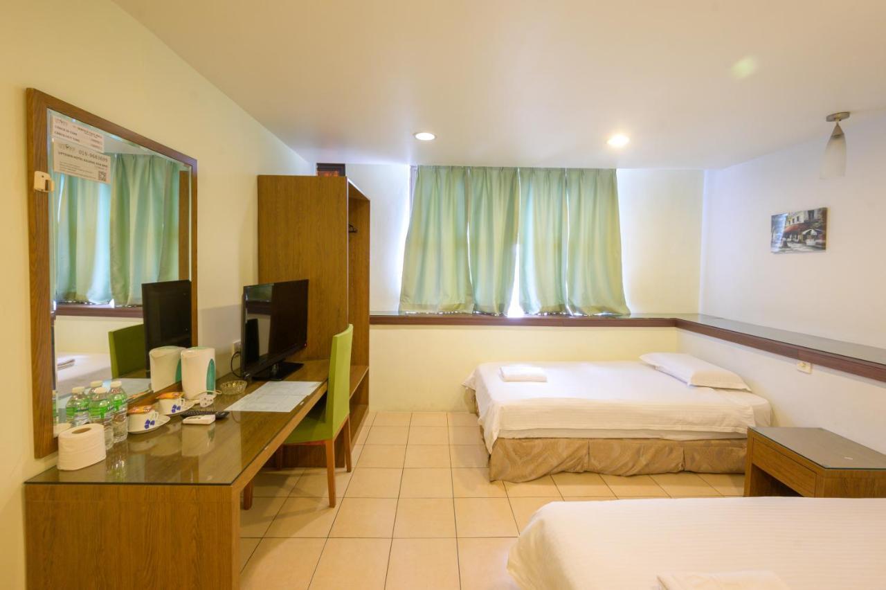 Uptown Hotel Каджанг Екстер'єр фото