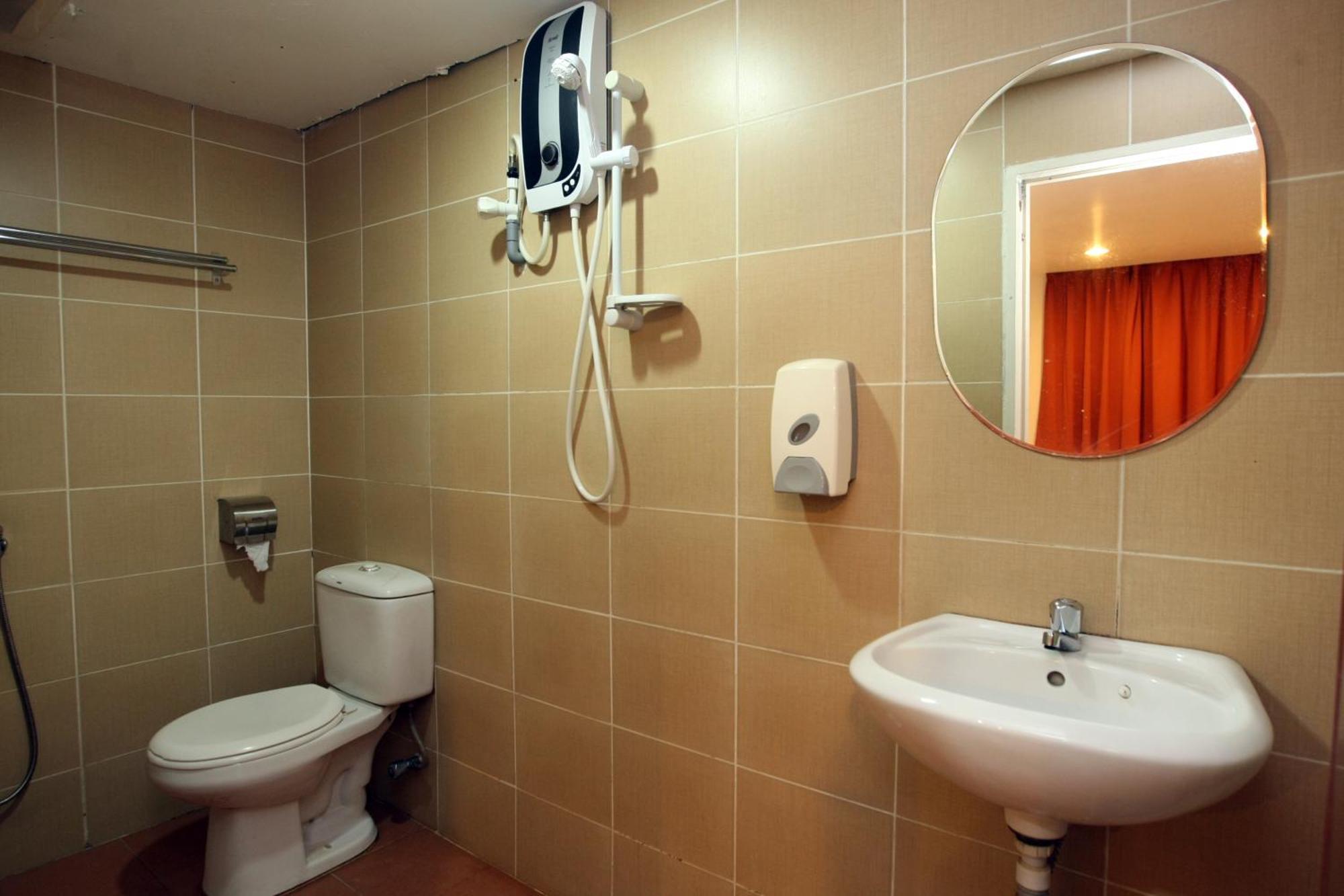 Uptown Hotel Каджанг Номер фото