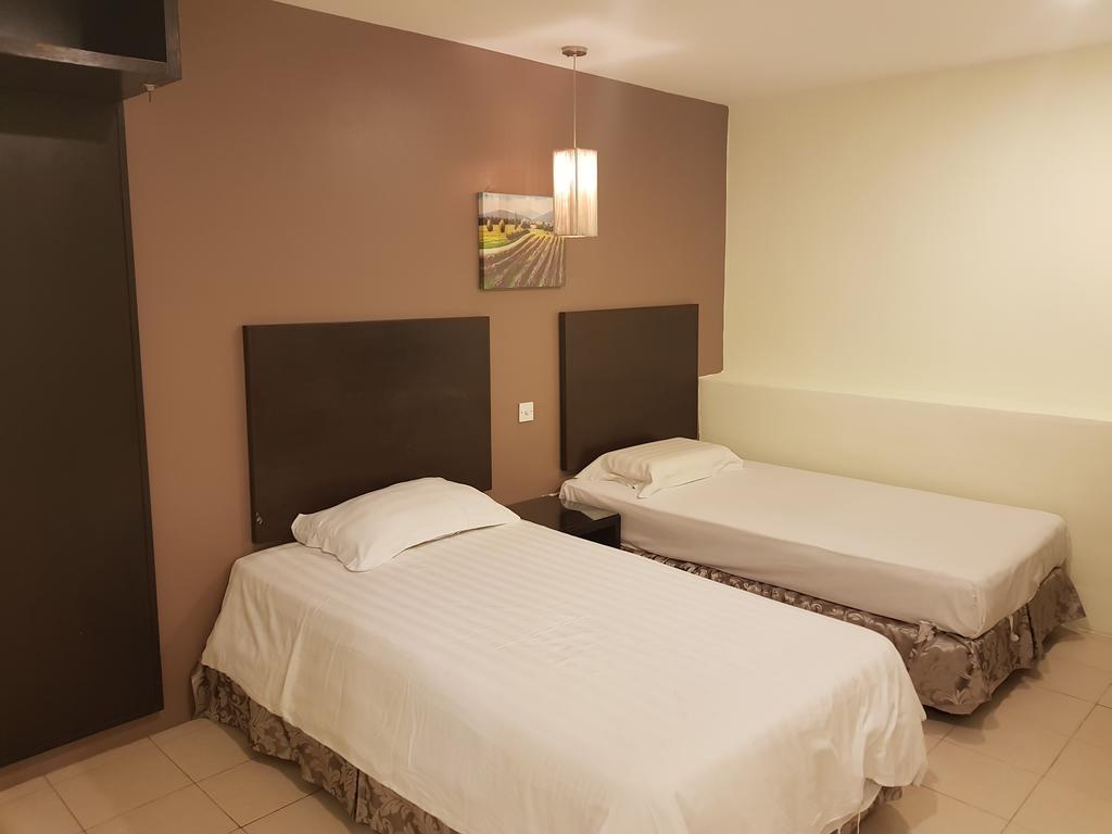 Uptown Hotel Каджанг Екстер'єр фото