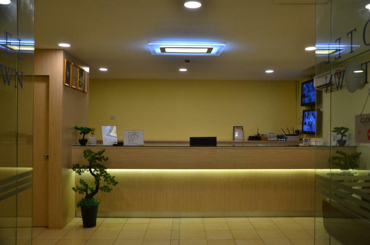 Uptown Hotel Каджанг Екстер'єр фото