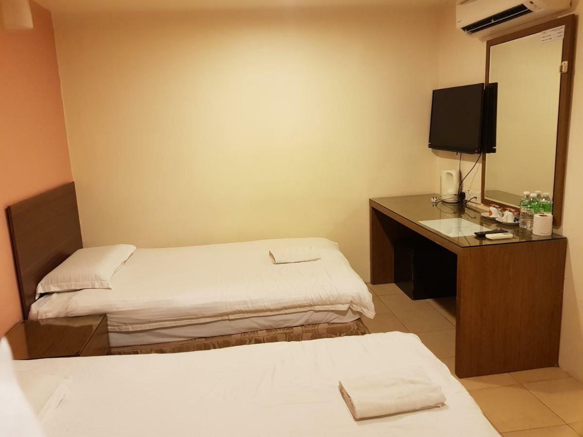 Uptown Hotel Каджанг Екстер'єр фото