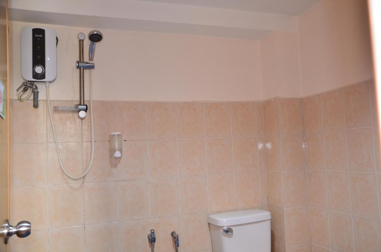 Uptown Hotel Каджанг Екстер'єр фото
